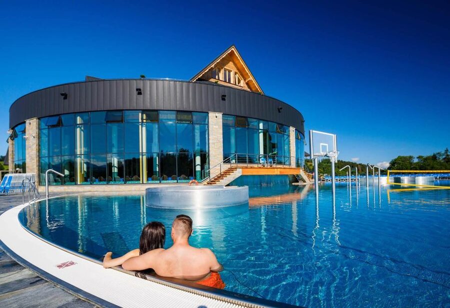 From Krakow: Chochołowskie Thermal Baths Ticket and Transfer - Three hours among warm pools and geysers