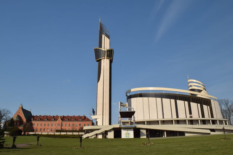 From Krakow: Częstochowa, Black Madonna and Lagiewniki Tour - The 2.25-hour drive from Krakow