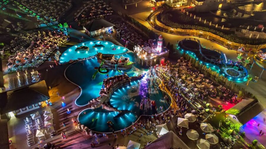 From Krakow: Energylandia Amusement Park Ticket & Transport - Food, cafés, and the extra costs inside