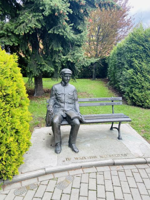 From Krakow: Full-Day Wadowice & Czestochowa Tour - Guides, languages, and how the day feels