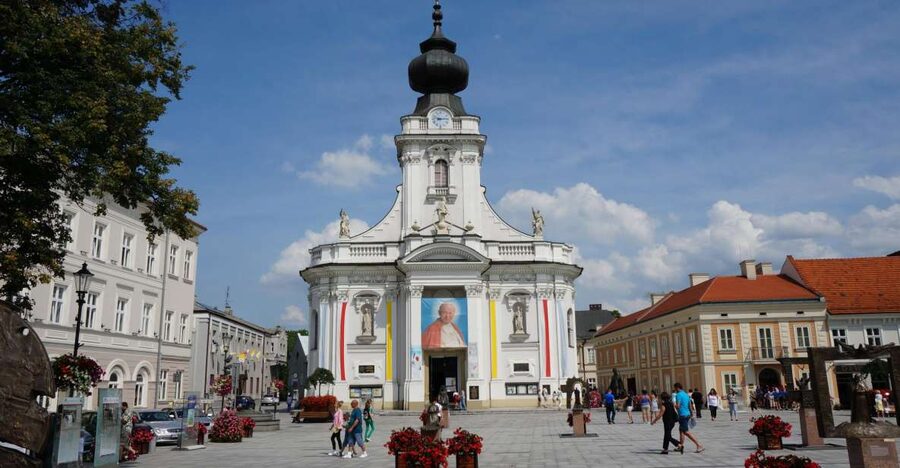 From Krakow: Full-Day Wadowice & Czestochowa Tour - The morning drive to Wadowice