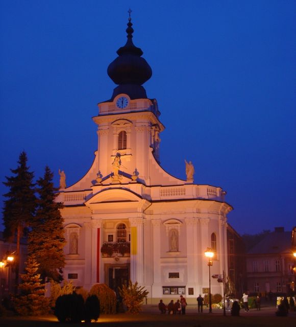 From Krakow: Kalwaria Zebrzydowska & Wadowice pilgrim tour - Walking through Kalwaria Zebrzydowska’s monastery grounds