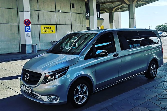 From Krakow/Krakow Airport to Rzeszow Airport Private Transfer - Krakow pickup, from hotel door to car door