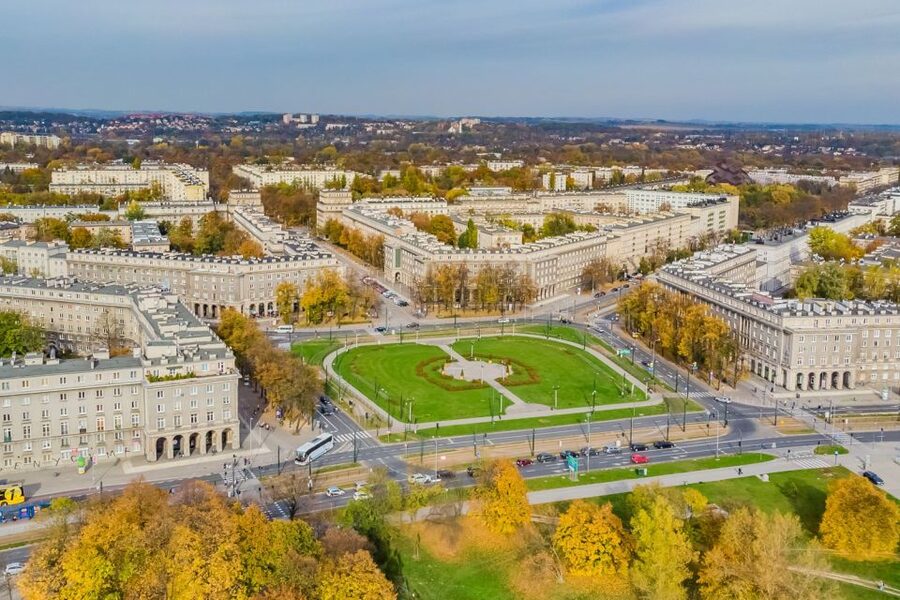 From Krakow: Nowa Huta Premium Tour - Central Square and the socialist city plan