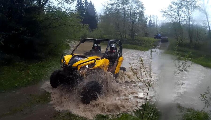 From Krakow: Off-road adventure and relax at thermal baths - Leaving Krakow and reaching the mountains
