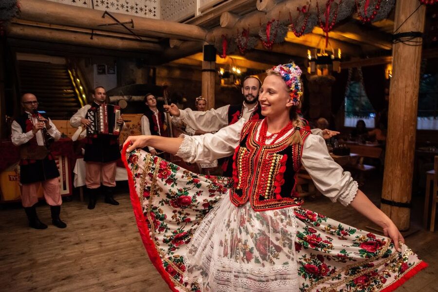 From Krakow: Polish Folk Show with All-You-Can-Eat Dinner - Leaving Krakow for Karczma Skansen Smaków