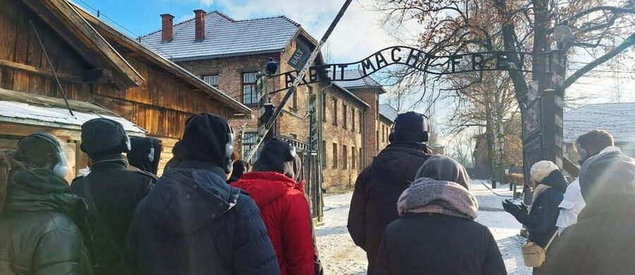 From Krakow: Roundtrip Transportation to Auschwitz Birkenau - Continuing to Auschwitz II-Birkenau