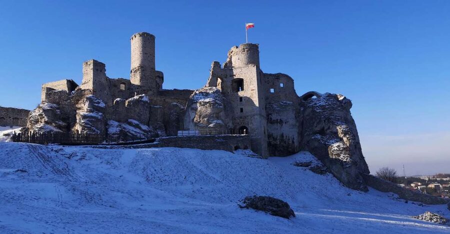 From Krakow: "The Witcher" Ogrodzieniec Castle Private Trip - Lunch near the castle, with one extra cost