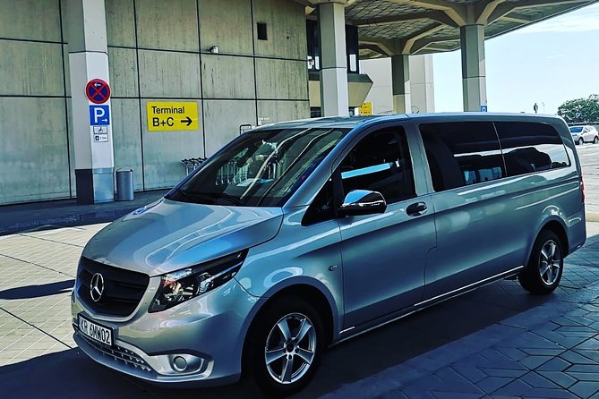 From Krakow to Wroclaw Airport Private Transfer - The vehicle and the three-hour journey