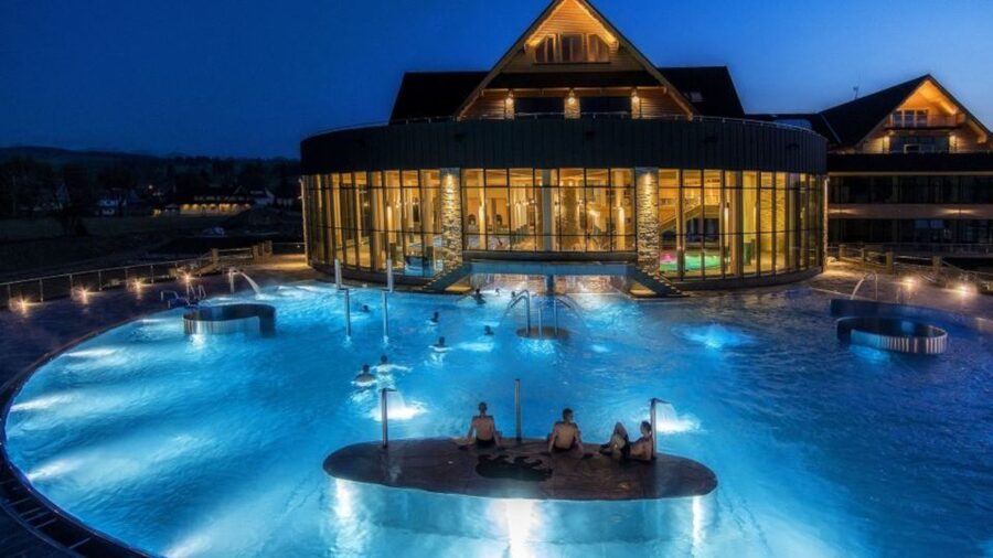 From Krakow: Treetop Walk in Slovakia and Thermal Baths Tour - Who will enjoy this day most