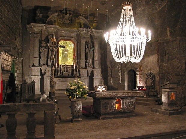 From Kraków: Wieliczka Salt Mine Guided Tour with Transport - Getting from Kraków to the mine