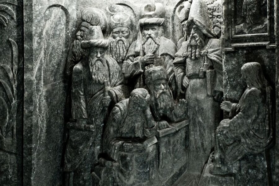 From Krakow: Wieliczka Salt Mine Half-Day Guided Tour - The first stairway down
