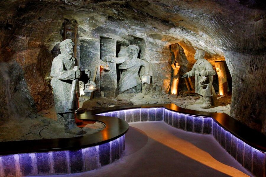 From Krakow: Wieliczka Salt Mine Tour with Guide - Descending 380 stairs into the Daniłowicz Shaft