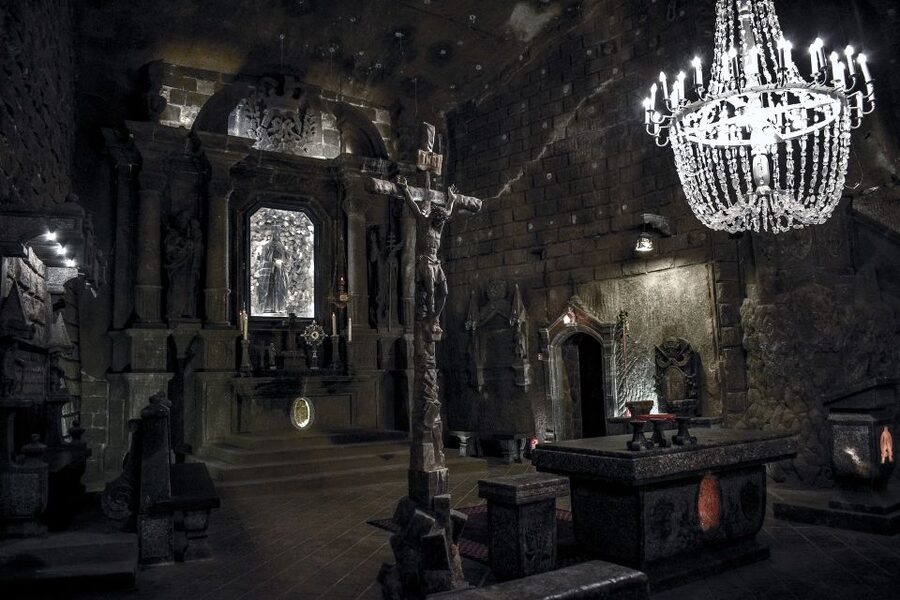 From Krakow: Wieliczka Salt Mine Tour with Hotel Pickup - The first 378 stairs down to Level 1