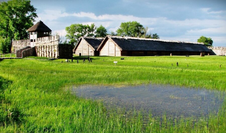 From Poznan: Gniezno, Biskupin, Wenecja Full-Day Trip - Lunch and the route toward Wenecja