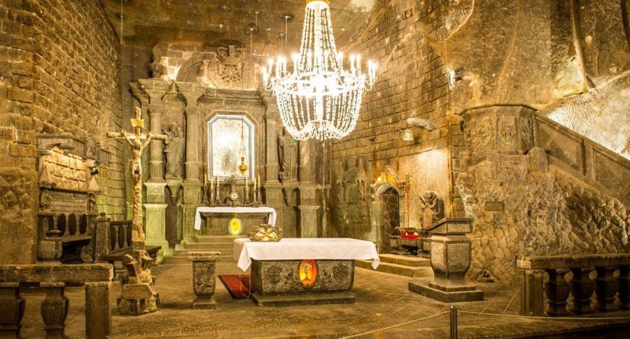 From Warsaw: Guided Tour to Wieliczka Salt Mine and Krakow - Key points to know before booking