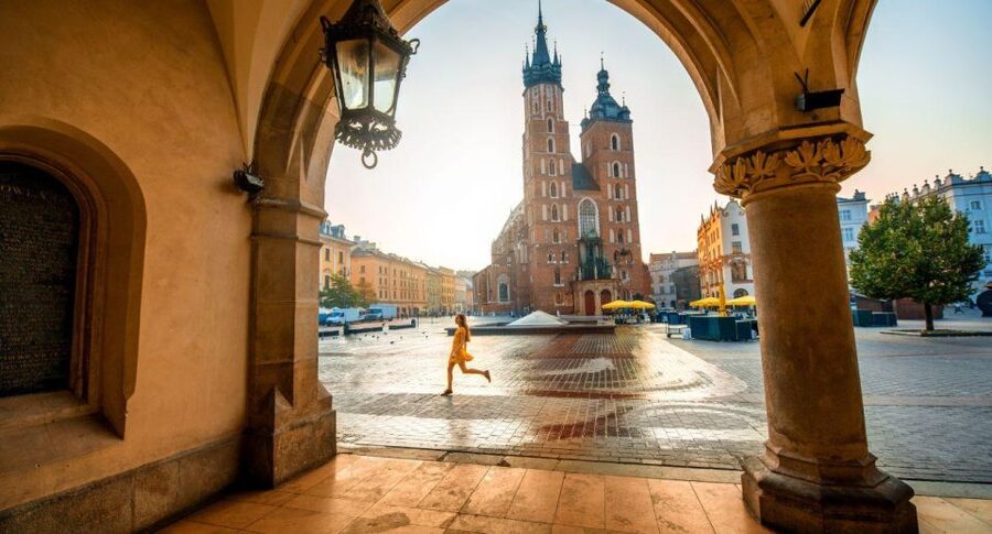 From Warsaw: Guided Tour to Wieliczka Salt Mine and Krakow - Why this makes a demanding day trip
