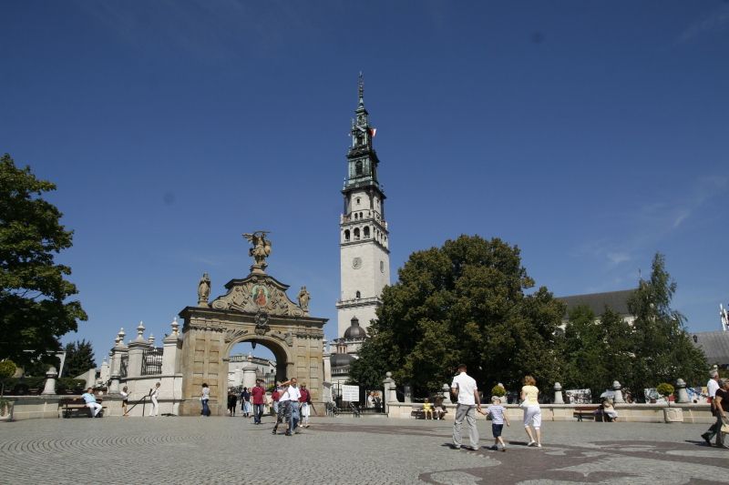 From Warsaw: Jasna Gora & Black Madonna Small Group Tour - Golgotha and the Stations of the Cross