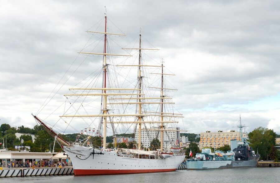 From Warsaw: One Day Private Tour to Gdansk and Sopot - What the Private Guide Adds