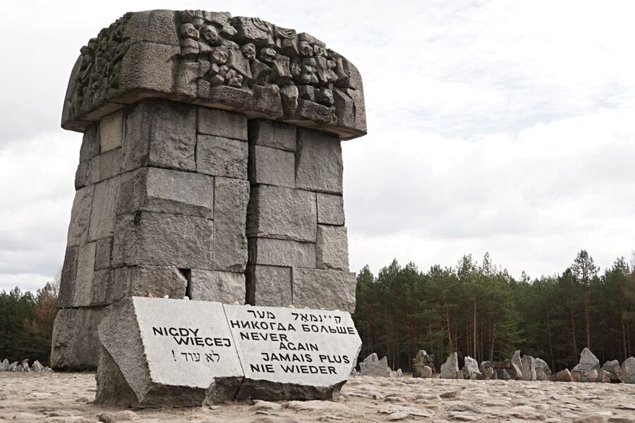 From Warsaw: Treblinka Camp 6-Hour Private Tour - A local lunch after a difficult morning