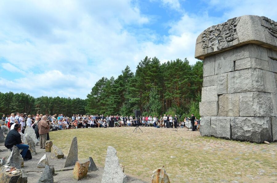 From Warsaw: Treblinka Extermination Camp Private Tour - The private ride from Warsaw