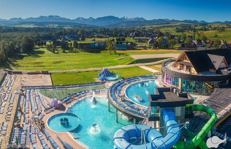 From Zakopane: Chocholow Thermal Baths with Hotel Transfers - What the guides add to the outing