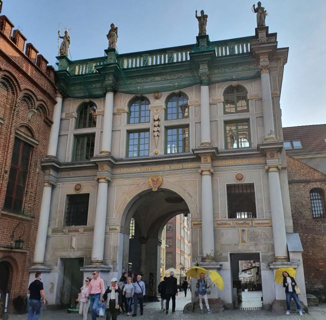 Gdańsk City Sights & History Guided Walking Tour in English - Solidarity and Gdańsk’s push for independence