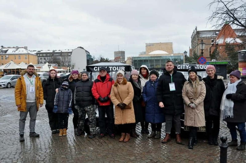 GDANSK City Tour by Golf Cart Live Guide & Sightseeing 90min - What the guide adds to the ride