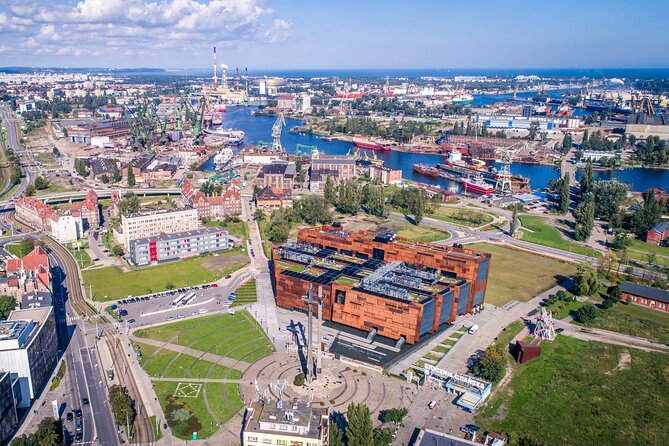 Gdansk European Solidarity Centre Guided Tour - Strengths and Limitations
