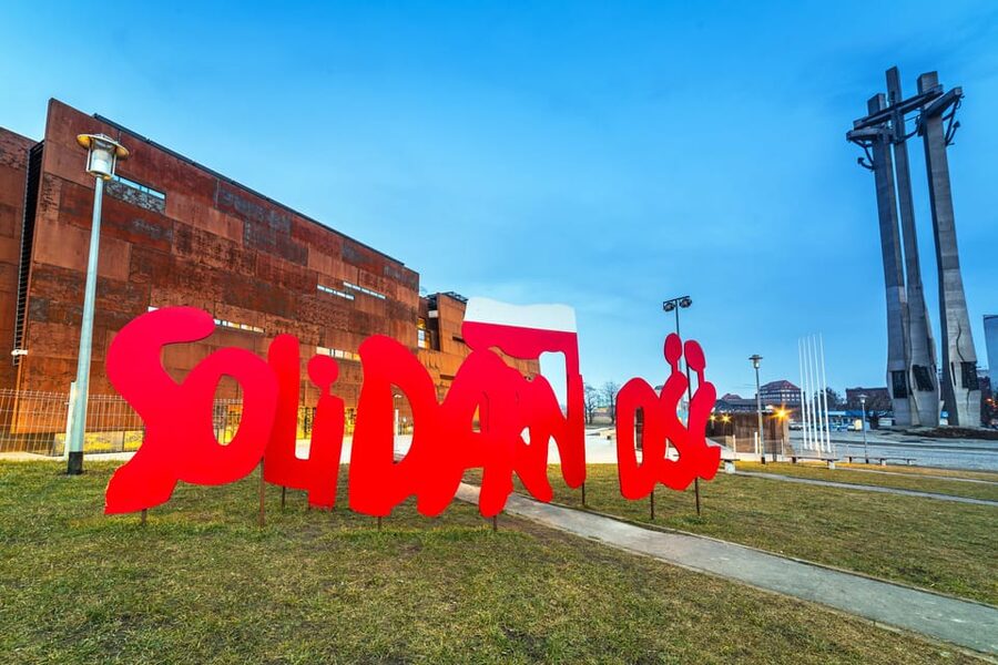 Gdansk: European Solidarity Centre Guided Tour - Practical points about stairs, bags, and access