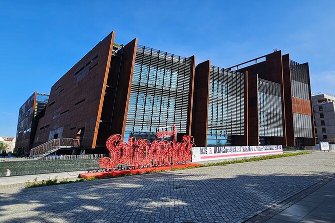 Gdansk: European Solidarity Centre Guided Tour - Starting with the workers who challenged communism
