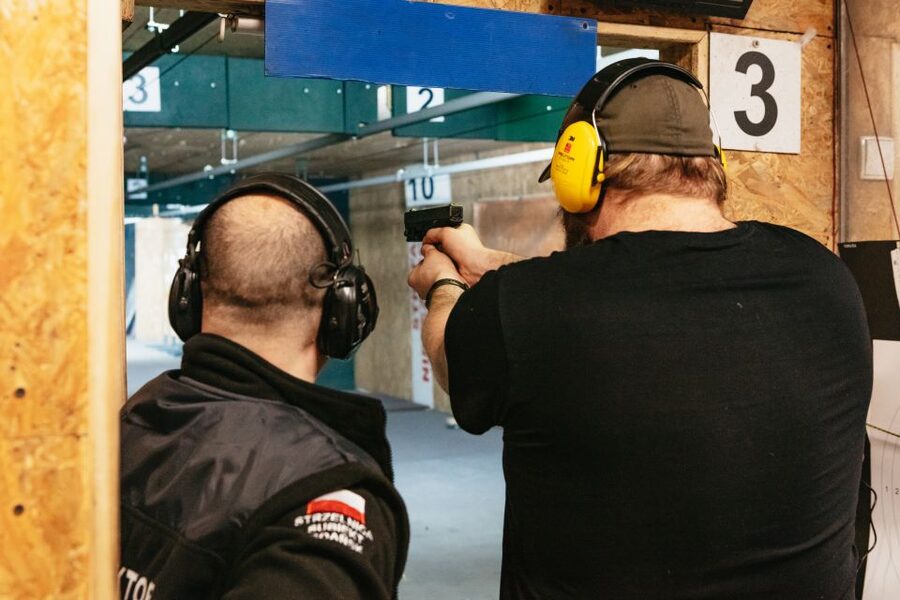 Gdańsk: Extreme Gun Shooting Experience with Transfers - What the strongest feedback tells you