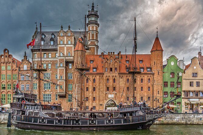 Gdansk Food and Sightseeing Tour with Bart - Main course, Polish specialties, and dessert