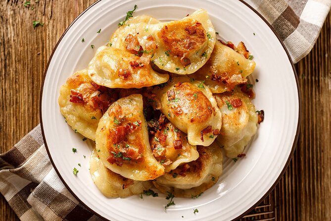 Gdansk Food and Sightseeing Tour with Bart - Bart’s guiding style and the small-group feel