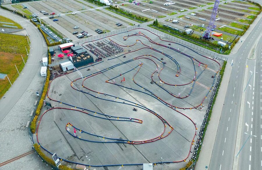 Gdańsk: Grand Prix Outdoor Go-Karting - The 830-meter track gives the race room to breathe