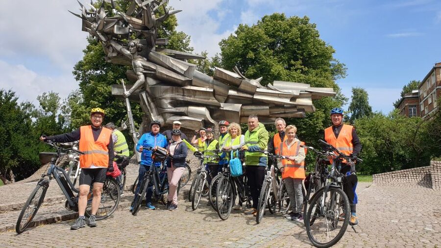 Gdańsk: Highlights Bike Tour - BHP Hall and the Solidarity chapter