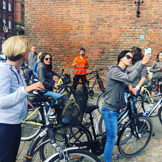 Gdańsk: Highlights Bike Tour - Ołowianka and the old port atmosphere