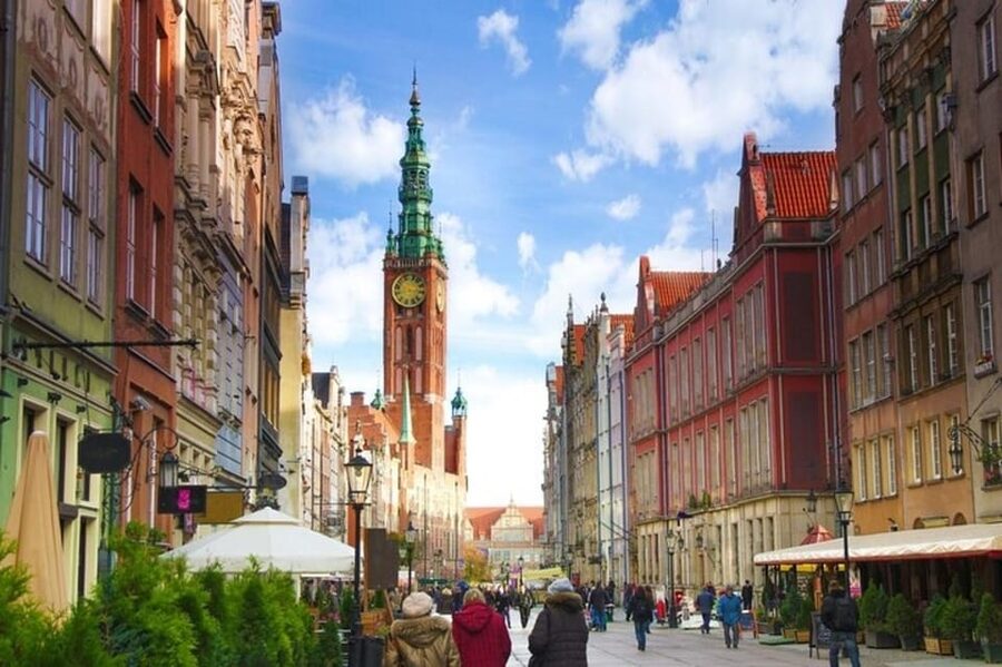 Gdansk : Highlights & Hidden gems Walking Tour - Golden Gate and the grand approach