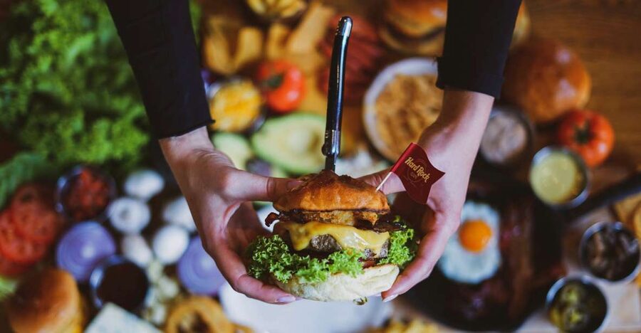 Gdansk: Legendary Burger and Zywiec Beer at Hard Rock Cafe - Żywiec beer or a soft drink with lunch