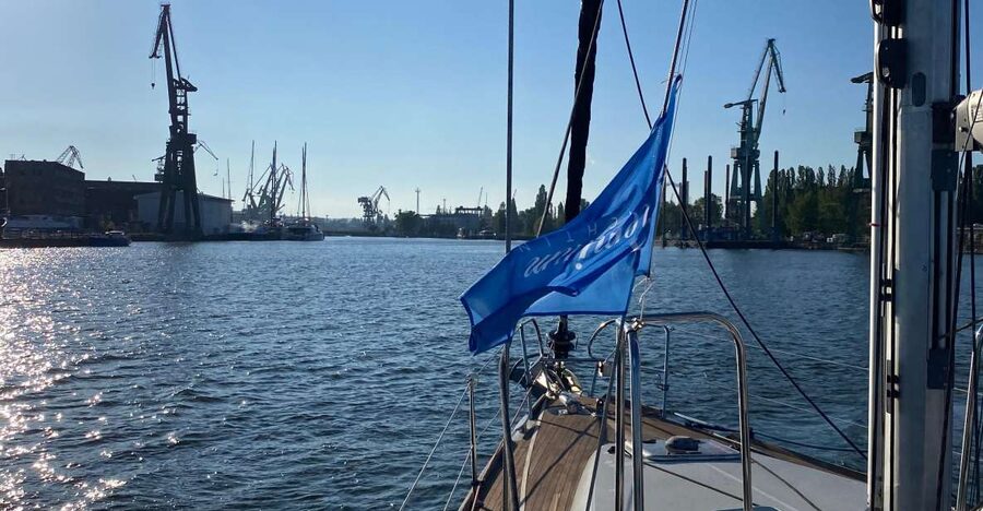 Gdańsk: Motlawa and Port yacht cruise with Welcome Drink - The first part of the route: Motława waterfront views