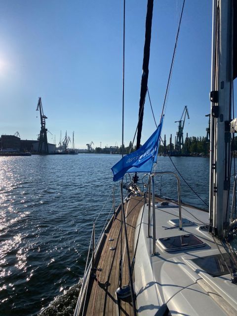 Gdańsk: Motlawa and Port yacht cruise with Welcome Drink - Finding the quay at Oria Magic House