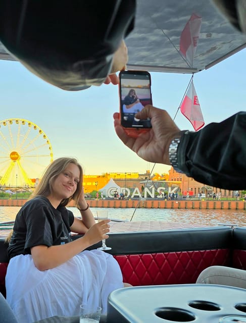 Gdańsk: Motława River Eco Cruise at Sunset with Prosecco - The first minutes on the Motława