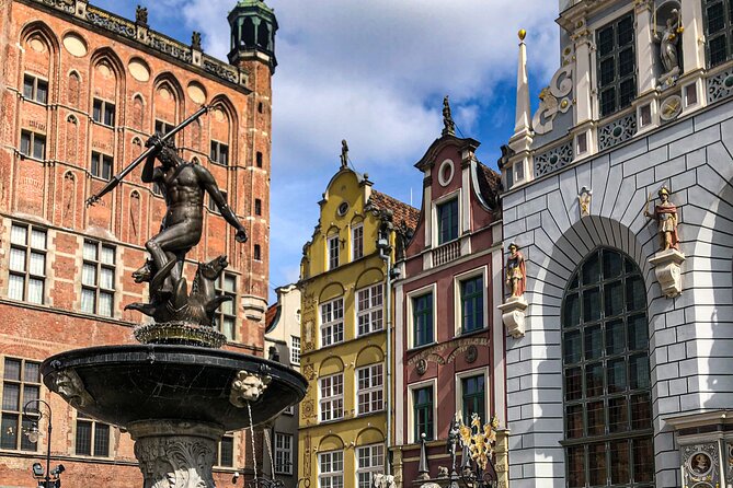 Gdansk Private Bike Tour - The Polish Post and the road to the Shipyard