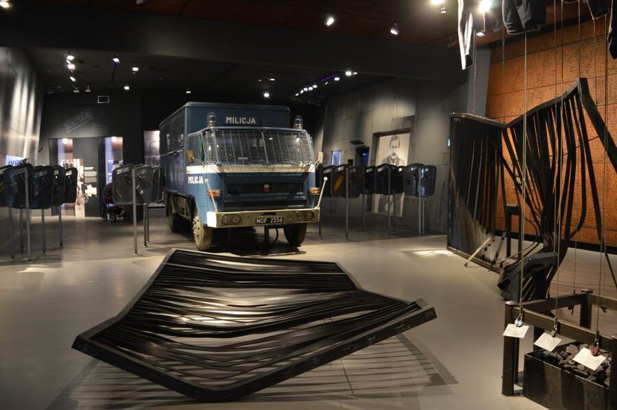 Gdansk: Private Communism Tour with Solidarity Center Museum - Gdansk Shipyard and the workers’ revolt