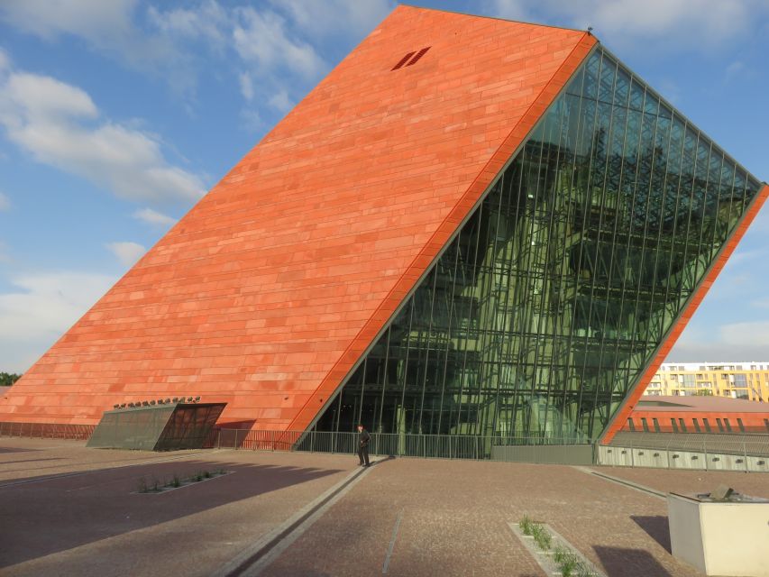 Gdansk Private WWII Tour with Museum of the Second World War - The four-hour route through memorials and shipyards