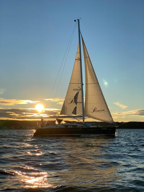 Gdańsk: Scenic Sunset Cruise with Welcome Drink - Why the boat setup matters