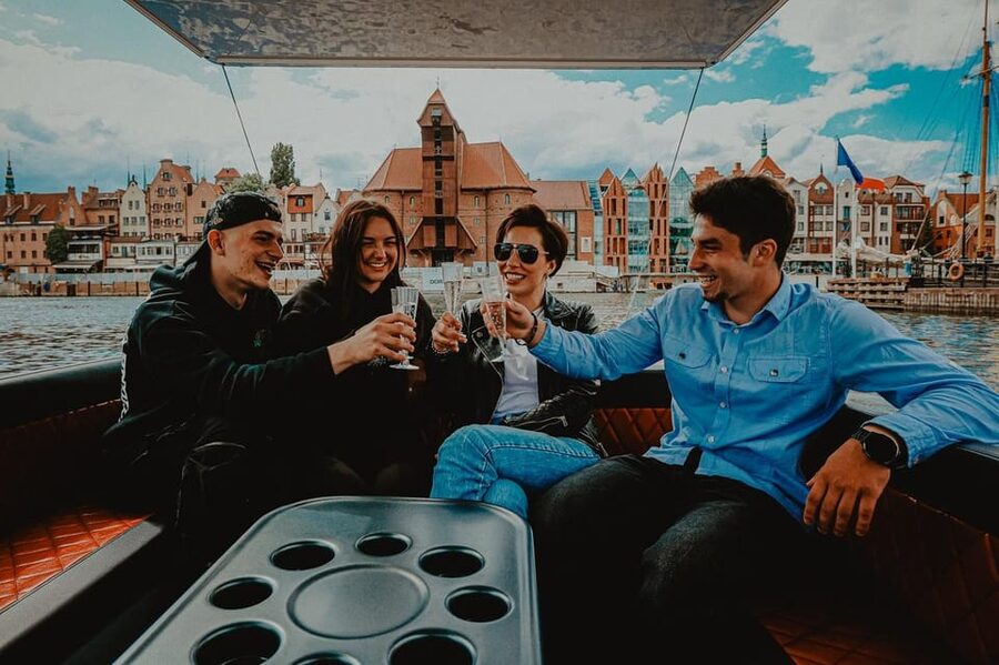 Gdańsk: Sightseeing EcoCruise around the Old Town of Gdansk - St. Mary’s Gate and the old water entrances