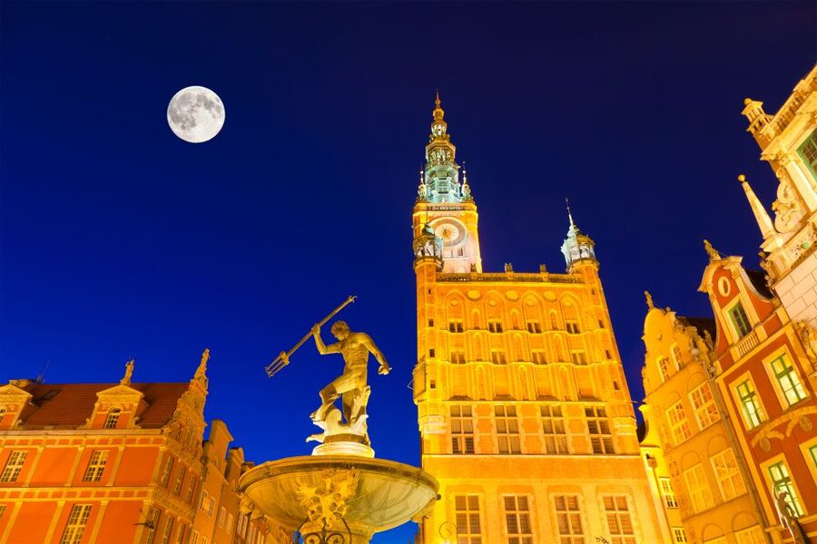 Gdansk: Small Group Walking Tour - Following the Royal Road to Artus Court