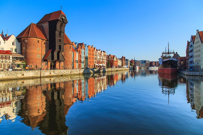 Gdansk, Sopot and Gdynia 3 Cities Private Full-Day Tour - Gdansk begins behind the old gates