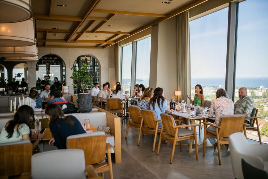 Gdańsk: Spanish Cuisine and City Views From the Top Floor - Treinta y Tres at the top of Olivia Star